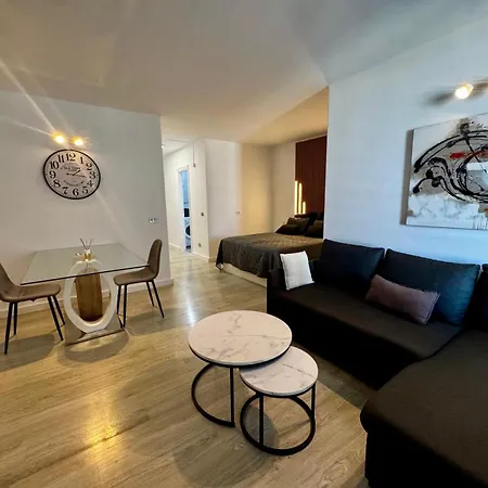 아파트 Modern Park - Pool View & Terrace *
